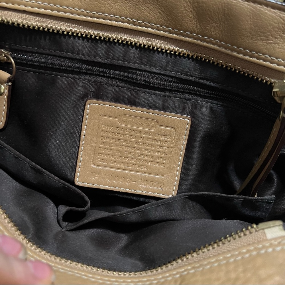 Coach Hampton Pebble Leather Purse - Picture 7 of 7